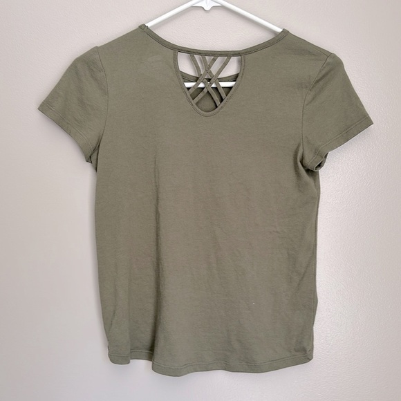 Set of 2- girls old navy tees - Picture 7 of 7